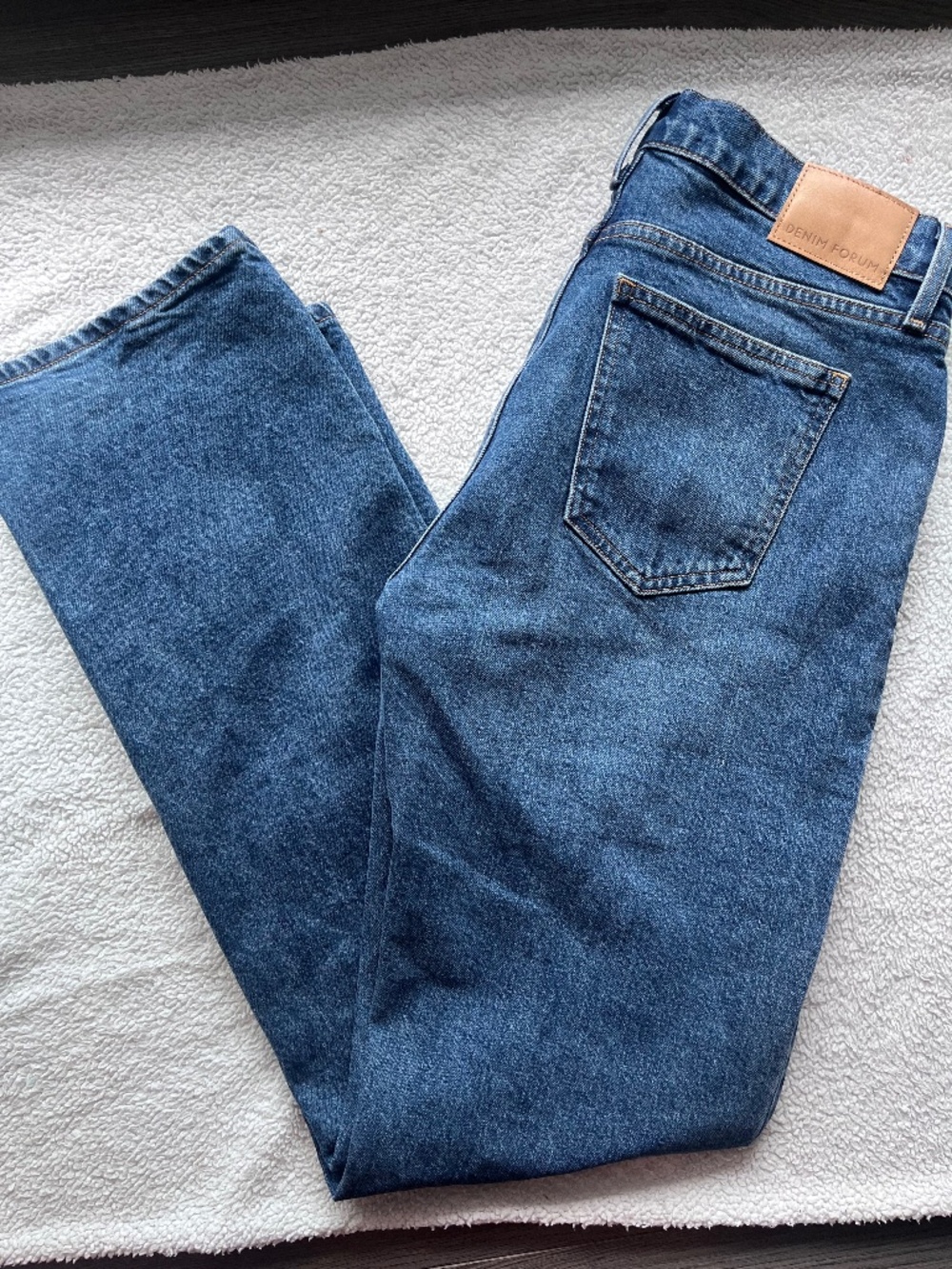 aritzia denim forum nico lo rise straight jeans size 28
